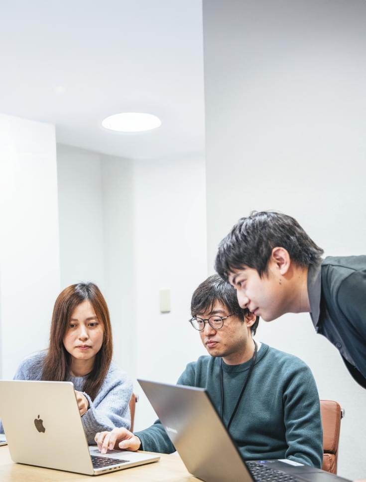 試行錯誤を続ける社員たち