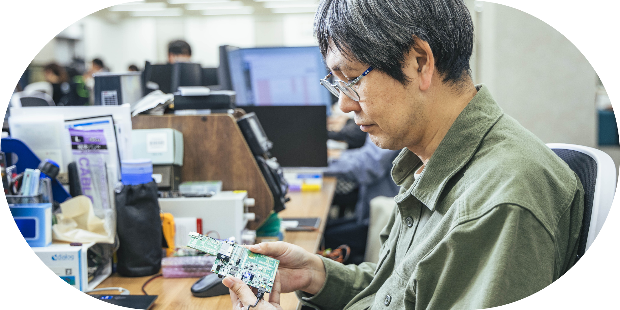 ハードウェアエンジニアの仕事風景